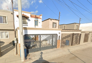 Casa en  Calle Manelich, Tecate, Baja California, México