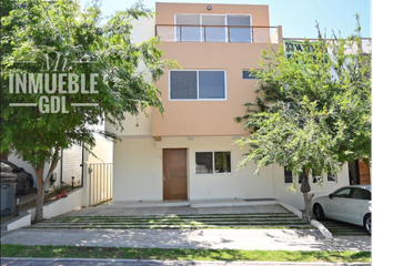 Casa en condominio en  Bosques Vallarta, Zapopan, Jalisco, México