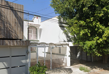 Casa en  Calle Samuel Ramos, Independencia, Guadalajara, Jalisco, México