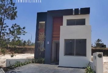 Casa en fraccionamiento en  Jesús Del Monte, Michoacán, México