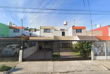 Casa en  Calle Bruno Moreno, Jardines Alcalde, Guadalajara, Jalisco, México