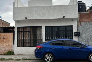 Casa en  Los Cobos, Terragona, Bernardo Cobos, Irapuato, Guanajuato, México