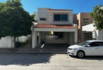 Casa en condominio en  La Cantera, Boulevard Alfonso G. Calderón, Desarrollo Urbano Tres Ríos, Culiacán, Sinaloa, México