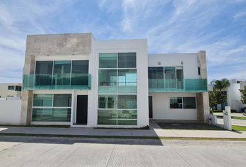 Casa en fraccionamiento en  Boulevard Gran Lomas, Fracc Lomas De Angelópolis Ii, San Andrés Cholula, Puebla, 72830, Mex
