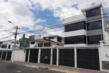 Casa en  La Luz, Quito, Ecuador