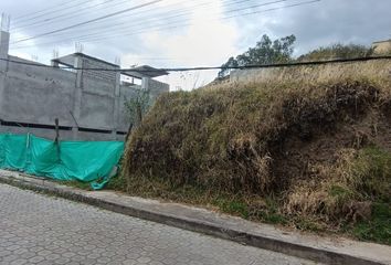 Terreno Comercial en  Ninguilla, Quito, Ecuador