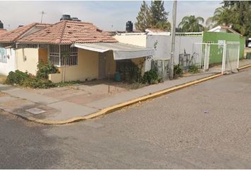 Casa en condominio en  Cto. De Los Membrillos, Infonavit Condor, La Alameda, Jalisco, México