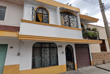 Casa en  C. Abasolo 217, Centro, 63000 Tepic, Nay., México