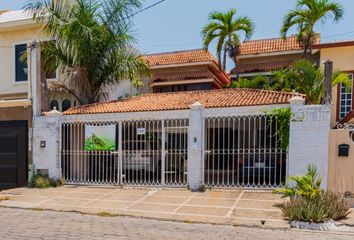 Casa en fraccionamiento en  Lomas De Mazatlan, Mazatlán
