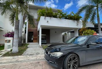 Casa en  Residencial Cumbres, Avenida Cumbres, Alamos Ii, Cancún, Quintana Roo, México