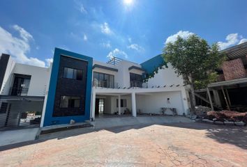 Casa en fraccionamiento en  Cerrada Del Tepozteco, Residential Las Cumbres, Real Del Bosque, Xalapa-enríquez, Veracruz, México