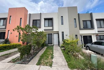 Casa en fraccionamiento en  Avenida Vista Sur 365, El Guaje, Jalisco, México