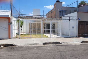 Casa en  Juventino Rosas, Fraccionamiento, Zona De Oro, Celaya, Guanajuato, México