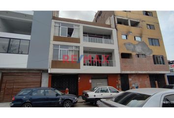 Casa en  Calle Teófilo Castillo 526, La Victoria, Lima 15018, Perú