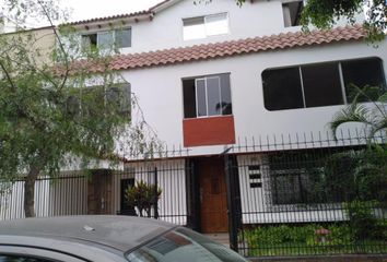 Casa en  Calle María Parado De Bellido, Miraflores, Perú