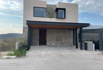 Casa en fraccionamiento en  Altozano Querétaro, Anillo Vial Fray Junípero Serra, Santiago De Querétaro, Querétaro, México