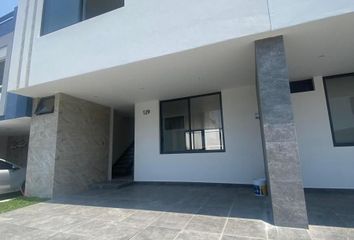 Casa en condominio en  Punto Sur, Avenida Punto Sur, Punto Sur, Tlajomulco De Zúñiga, Jalisco, México
