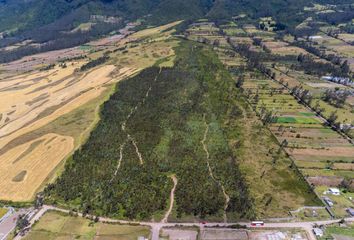 Terreno Comercial en  8q4x+rc Atuntaqui, Ecuador