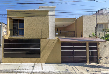 Casa en  Calle José María Velasco, Los Alcanfores, Santiago De Querétaro, Querétaro, México