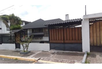 Casa en  Modesto Chávez 22, Quito 170134, Ecuador