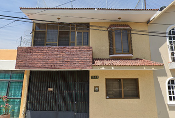 Casa en  Calle Rogelio Bacon, Independencia, Guadalajara, Jalisco, México