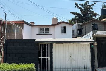 Casa en  Calle Iztaccíhuatl 518, Vlle Dorado, Fraccionamiento Valle Dorado, Tlalnepantla De Baz, México, 54020, Mex
