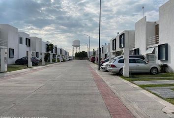 Casa en  La Vida Residencial, Condominio Helios, Residencial La Vida, Avenida De La Vida, Condominio Helios, Corregidora, Querétaro, México