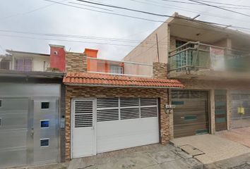 Casa en fraccionamiento en  Lombardo Toledano, Veracruz