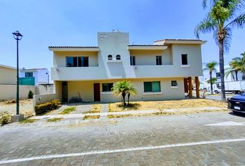 Casa en fraccionamiento en  Jardín Real, Zapopan, Jalisco, México