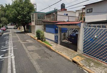 Casa en  C. 1 Viveros De Petén, Habit.viveros Del Valle, Hab Viveros Del Valle, 54060 Tlalnepantla De Baz, Méx., México