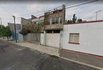 4 casas en remate bancario en venta en Ciudad Jardín, Coyoacán 