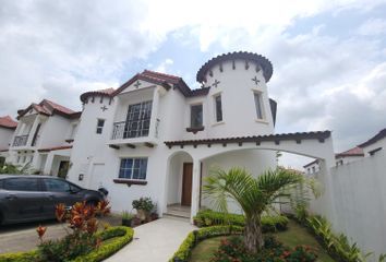 Casa en  Urbanización Terra Nostra, Guayaquil, Ecuador