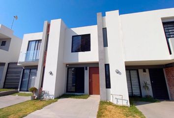 Casa en condominio en  Parque Lineal Alva Residencial, Av. C, Zapopan, Jalisco, México