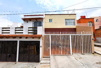 Casa en fraccionamiento en  Asequia 57, El Batan, Colonia, San José De Los Olvera, Qro., México