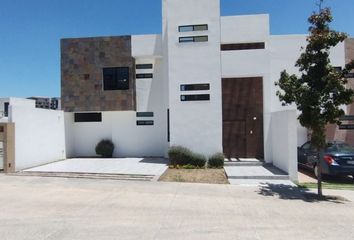 Casa en fraccionamiento en  Lomas Del Pedregal, Avenida Sierra Vista, San Luis Potosí, México