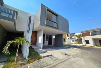 Casa en  Fraccionamiento Lomas De La Rioja, Veracruz, México