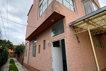 Casa en  Alfredo Zárate Albarrán 510, Mz 023, Valle Verde Y Terminal, 50140 Toluca De Lerdo, Méx., México