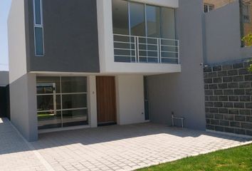 Casa en fraccionamiento en  2da Privada Sur, Granjas Puebla, Puebla, 72490, Mex