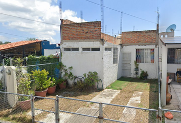 Casa en  Ixtlahuacan De Los Membrillos, Petirrojo, Fraccionamiento, Las Aguilillas, Jalisco, México