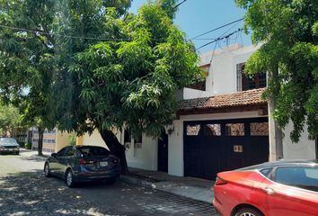 Casa en fraccionamiento en  José Santos Chocano 132, Jardines Vista Hermosa Iii, Colima, México