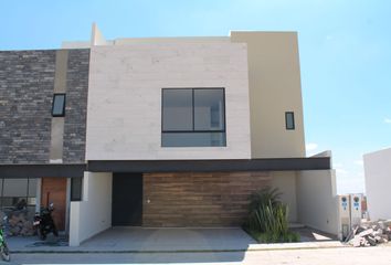 Casa en fraccionamiento en  Privada San Angel V, Avenida Horizontes Itálicos, San Luis Potosí, México