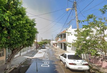 Casa en  Del Muro, Loma De Juárez, Benito Juárez, 82180 Mazatlán, Sin., México