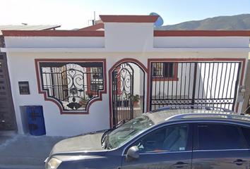 Casa en fraccionamiento en  C. Atlas 490, 22813 Ensenada, B.c., México
