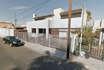 Casa en  Morada Familiar, Avenida De Los Naranjos, Chapultepec Los Pinos, Mexicali, Baja California, México