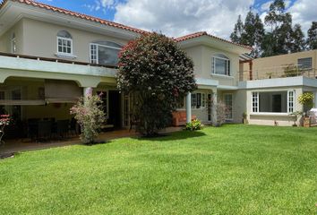 Casa en  Urbanización Cunucbamba, Quito, Ecuador