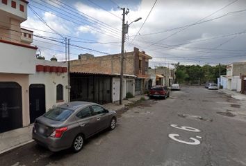 Casa en fraccionamiento en  Calle 6, Jacarandas, Tepic, Nayarit, México