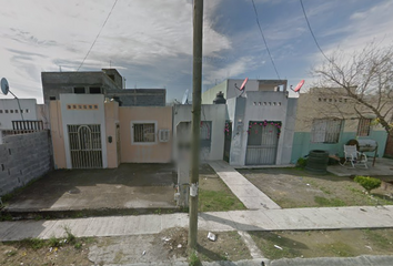 Casa en fraccionamiento en  Calle Ficus 122, Colinas De San Juan(colinas De La Morena), Ciudad Benito Juárez, Nuevo León, México