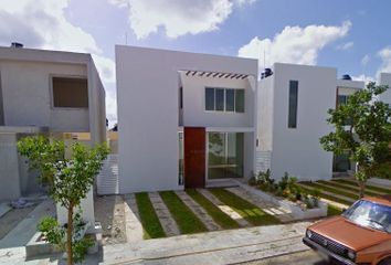 Casa en  Real De Pinos, Jardines Del Norte, Mérida, Yucatán, México