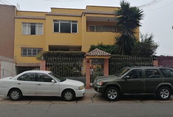 Casa en  Avenida Alfredo Franco, Surco, Perú