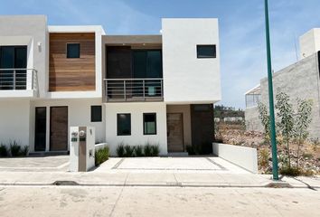 Casa en fraccionamiento en  Circuito Cañadas Del Bosque, Morelia, Michoacán De Ocampo, 58200, Mex